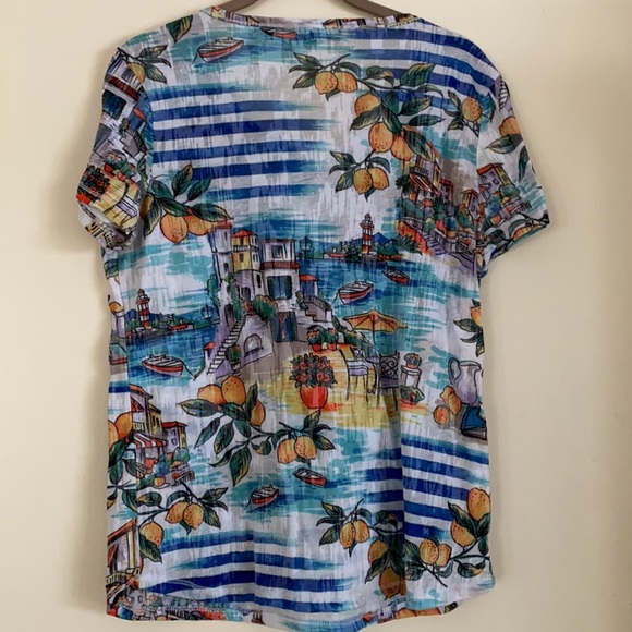 Beautiful Decorative Top M - Picture 2 of 5